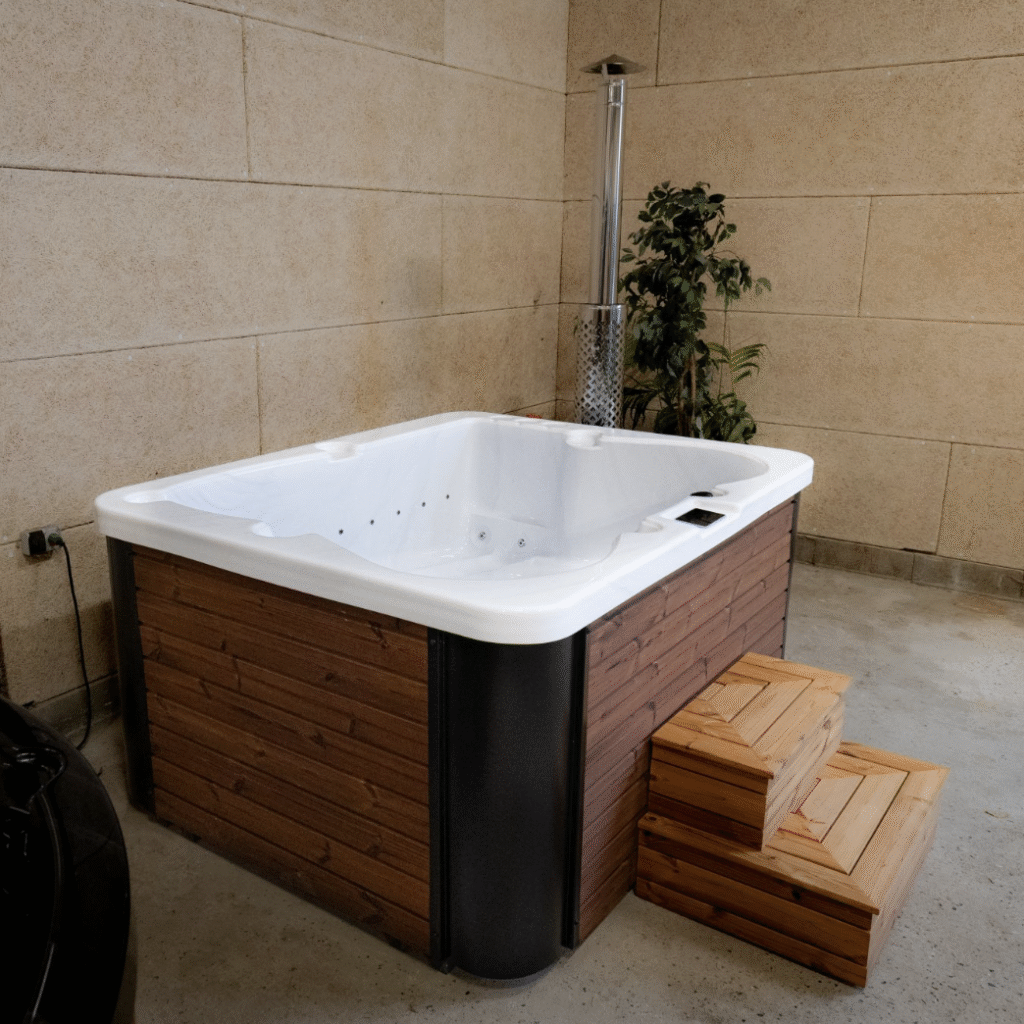 luksus spabad og hot tub med fyrretræsbeklædning